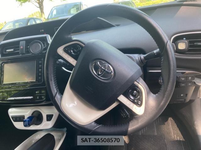 Toyota PRIUS 2015-12 7216492-15