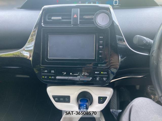 Toyota PRIUS 2015-12 7216492-18