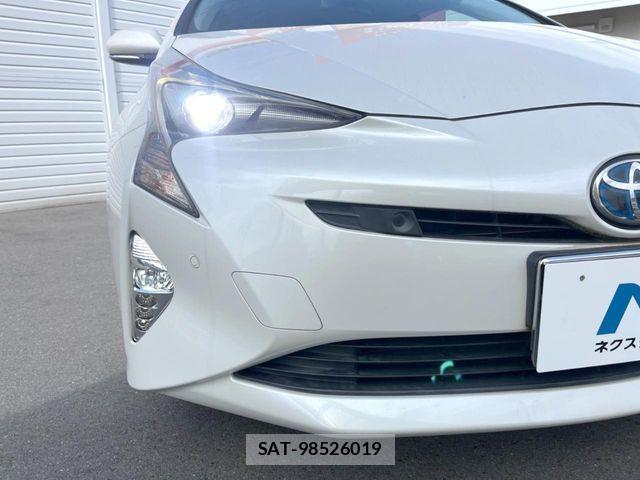 Toyota PRIUS 2018-02 7223736-12