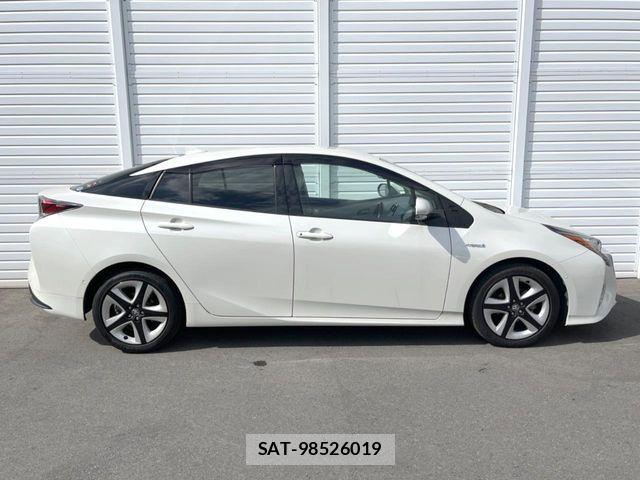 Toyota PRIUS 2018-02 7223736-16
