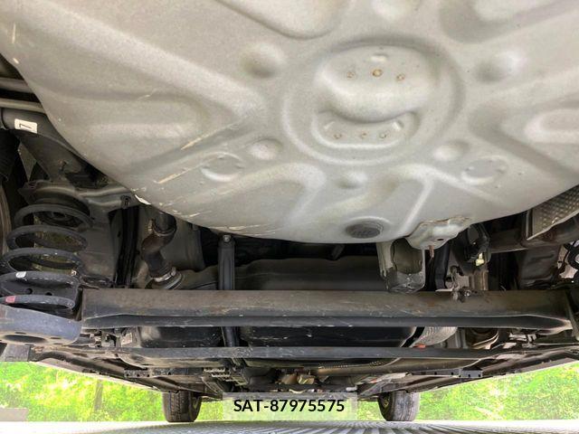 Toyota PRIUS 2013-05 7223657-18