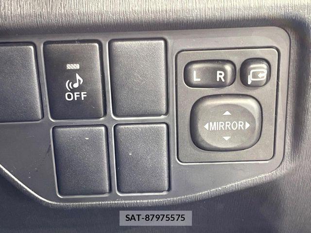 Toyota PRIUS 2013-05 7223657-6