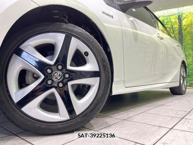Toyota PRIUS 2017-08 7223719-12