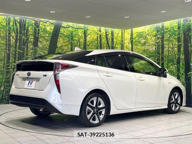 Toyota PRIUS 2017-08 7223719-16