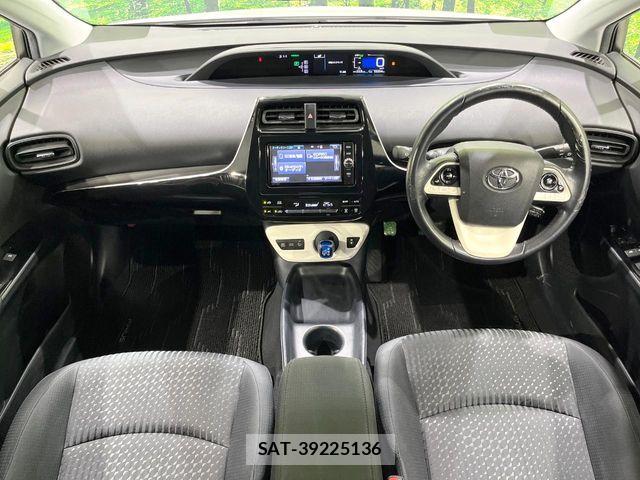 Toyota PRIUS 2017-08 7223719-1
