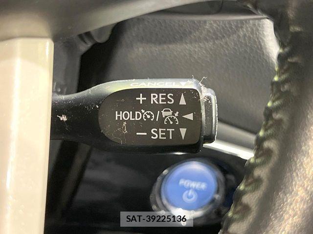 Toyota PRIUS 2017-08 7223719-4