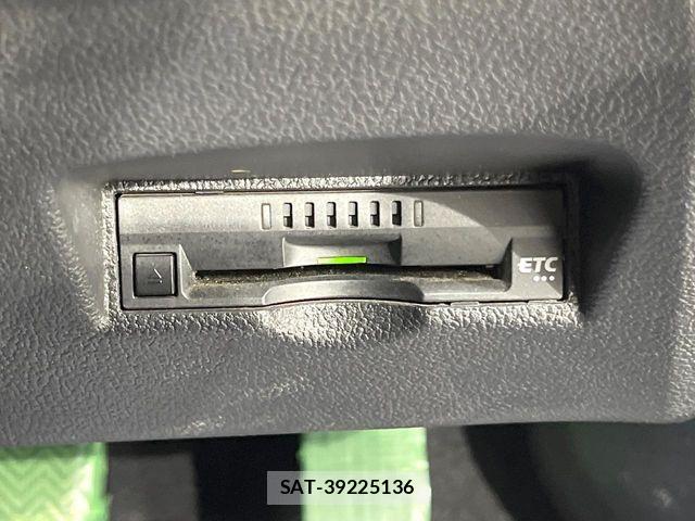 Toyota PRIUS 2017-08 7223719-6