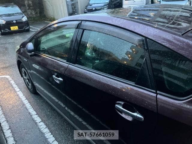 Toyota PRIUS 2013-07 7223664-10