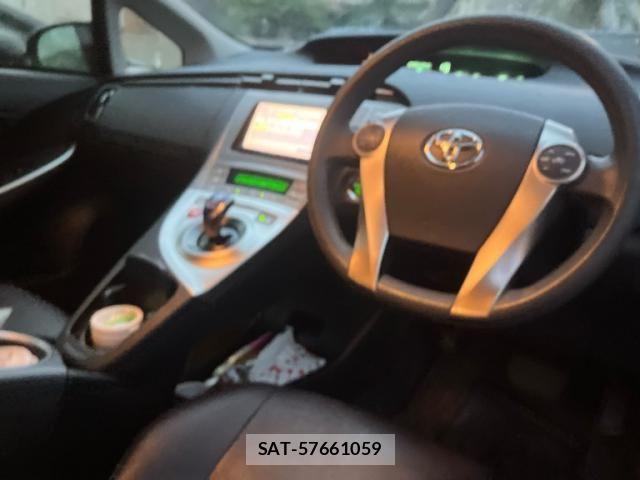 Toyota PRIUS 2013-07 7223664-13