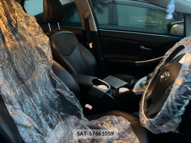 Toyota PRIUS 2013-07 7223664-16