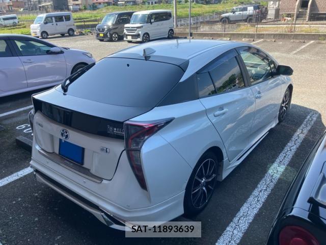Toyota PRIUS 2016-07 7219079-1