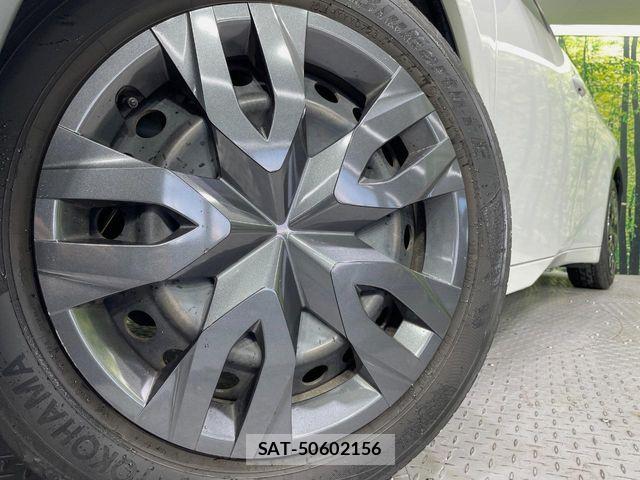Toyota PRIUS 2023-04 7217760-12