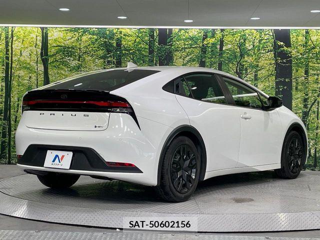 Toyota PRIUS 2023-04 7217760-16