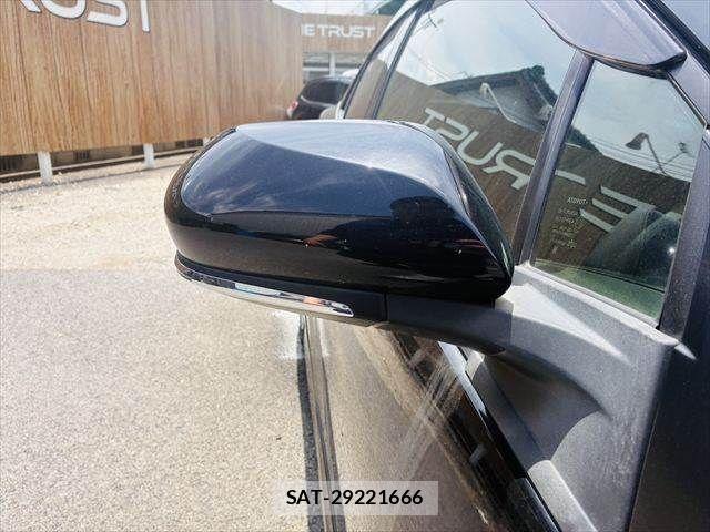 Toyota PRIUS 2019-07 7223773-26