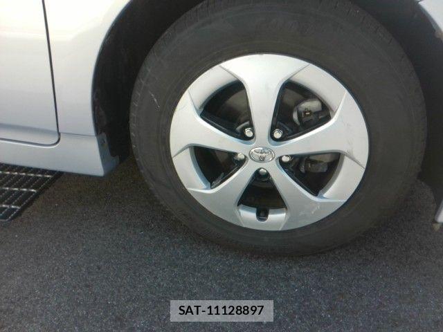 Toyota PRIUS 2012-08 7223647-6