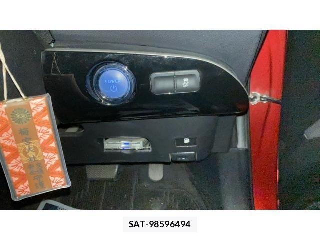 Toyota PRIUS 2016-11 7223708-10