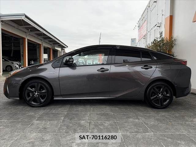 Toyota PRIUS 2017-09 7223729-10