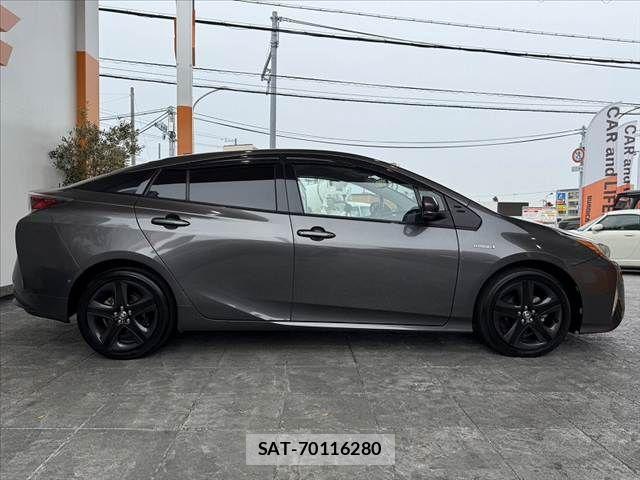 Toyota PRIUS 2017-09 7223729-11