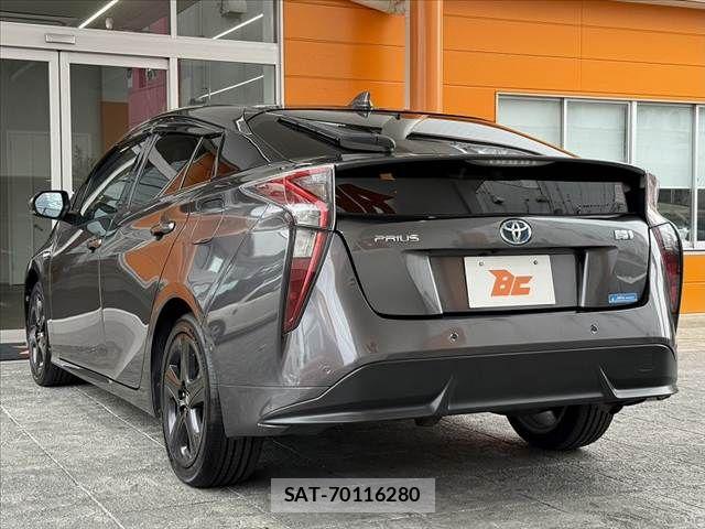 Toyota PRIUS 2017-09 7223729-12