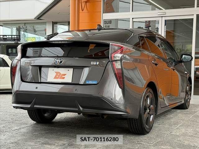 Toyota PRIUS 2017-09 7223729-14