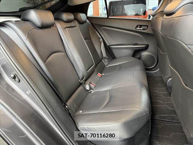 Toyota PRIUS 2017-09 7223729-17