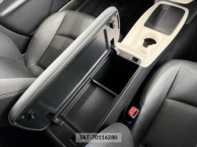 Toyota PRIUS 2017-09 7223729-24