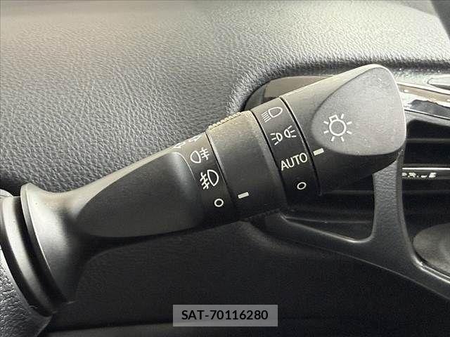 Toyota PRIUS 2017-09 7223729-28