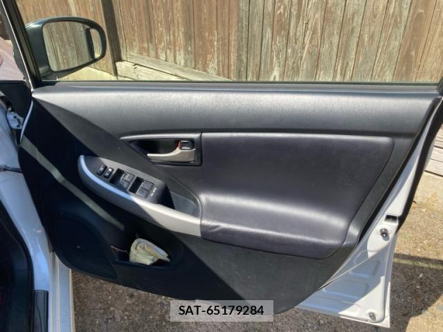 Toyota PRIUS 2012-02 7223644-13