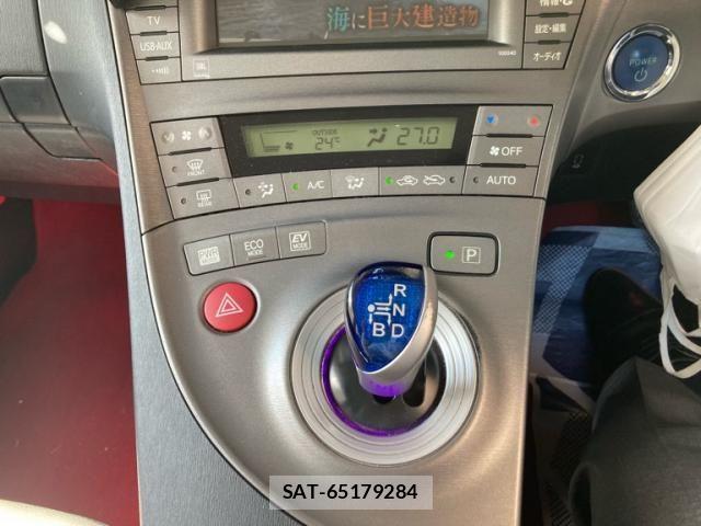 Toyota PRIUS 2012-02 7223644-22