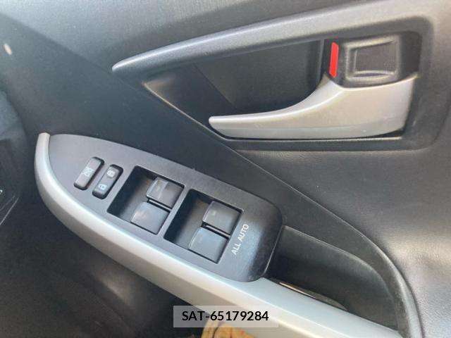 Toyota PRIUS 2012-02 7223644-25