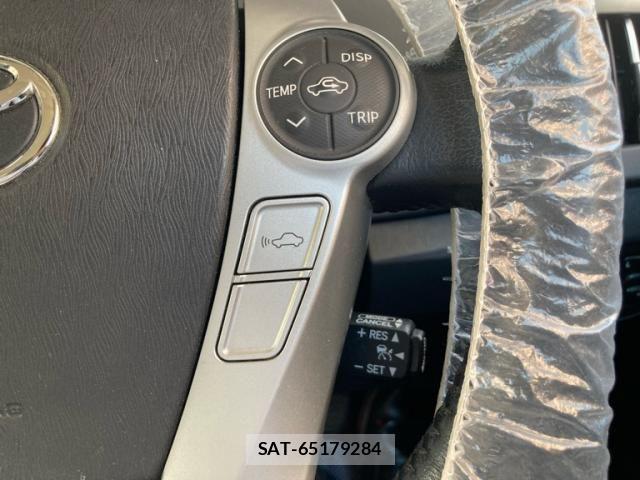 Toyota PRIUS 2012-02 7223644-26