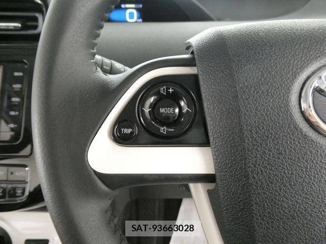 Toyota PRIUS 2016-06 7223703-18