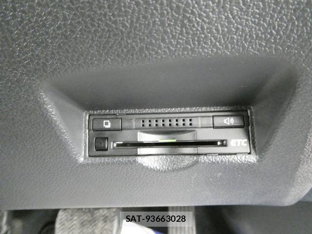 Toyota PRIUS 2016-06 7223703-21