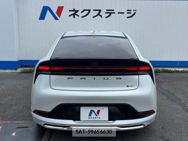 Toyota PRIUS 2023-05 7223815-15