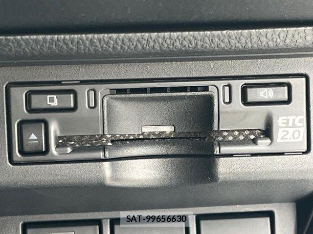 Toyota PRIUS 2023-05 7223815-7