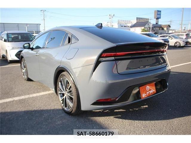 Toyota PRIUS 2024-08 7223850-11