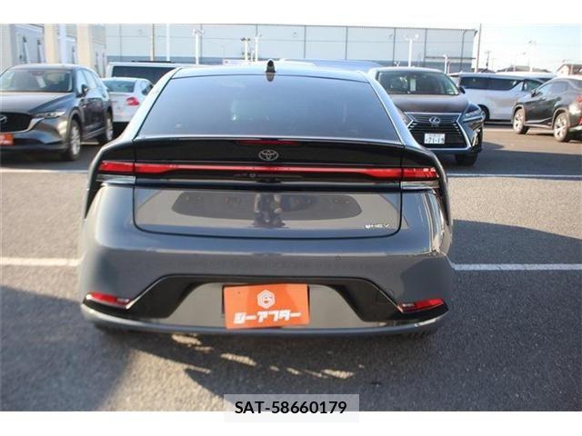 Toyota PRIUS 2024-08 7223850-12