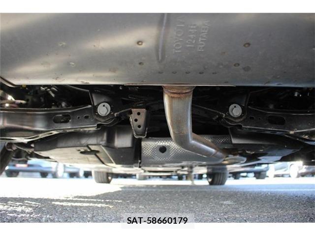 Toyota PRIUS 2024-08 7223850-19