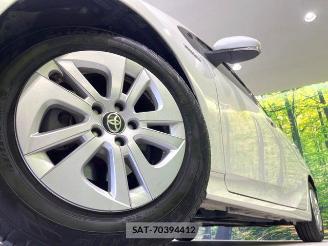 Toyota PRIUS 2018-04 7223744-12