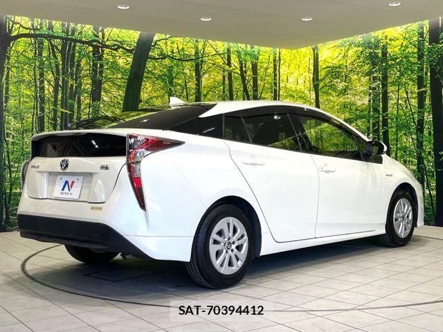 Toyota PRIUS 2018-04 7223744-16
