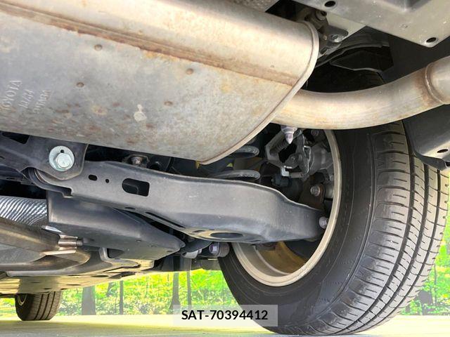 Toyota PRIUS 2018-04 7223744-19