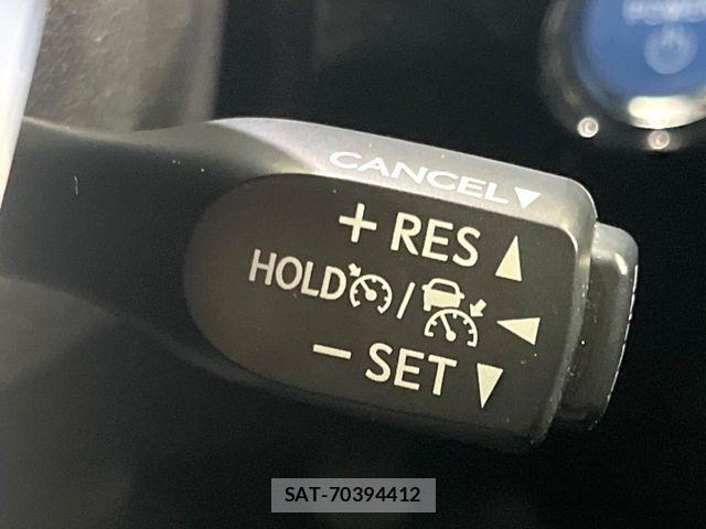Toyota PRIUS 2018-04 7223744-3