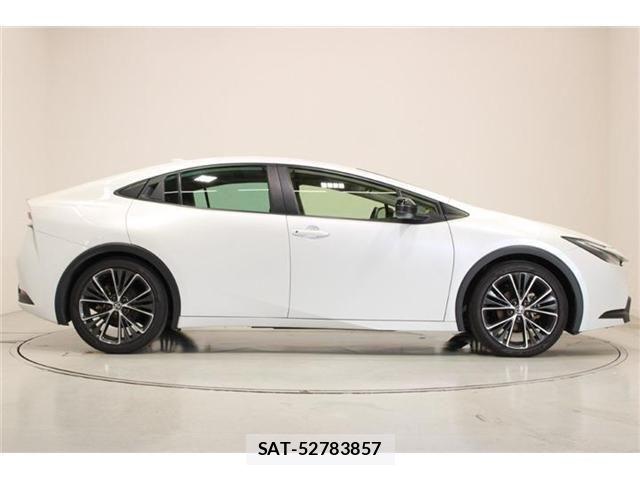 Toyota PRIUS 2023-02 7217082-12