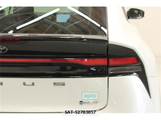 Toyota PRIUS 2023-02 7217082-17