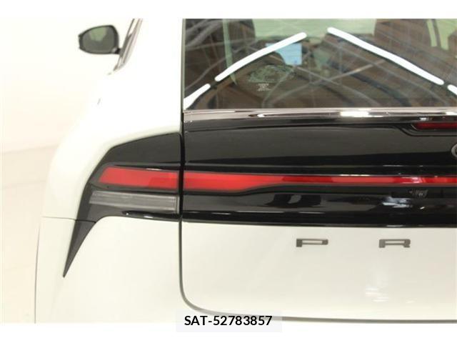 Toyota PRIUS 2023-02 7217082-18