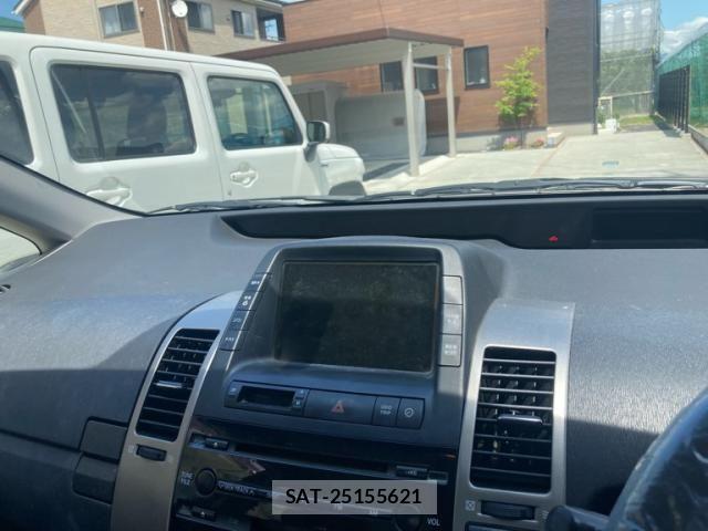 Toyota PRIUS 2009-11 7216637-10