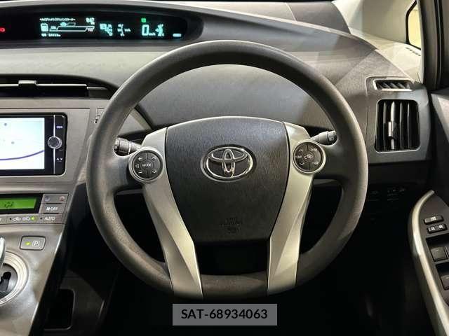 Toyota PRIUS 2012-08 7223653-9