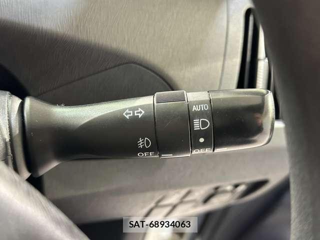 Toyota PRIUS 2012-08 7223653-11