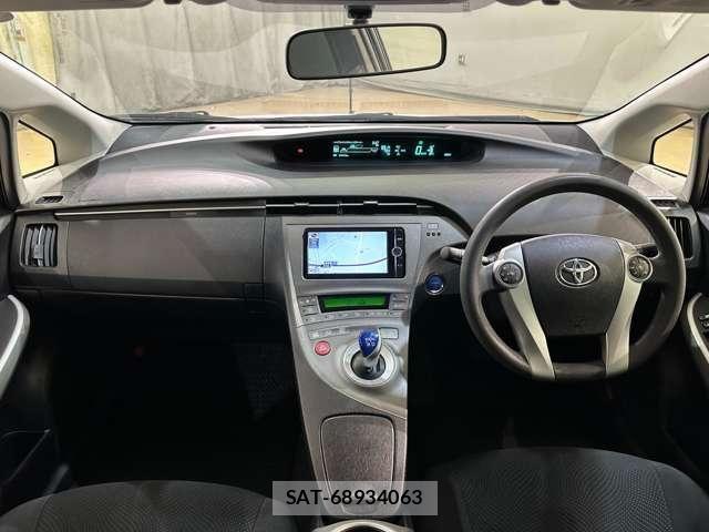 Toyota PRIUS 2012-08 7223653-15