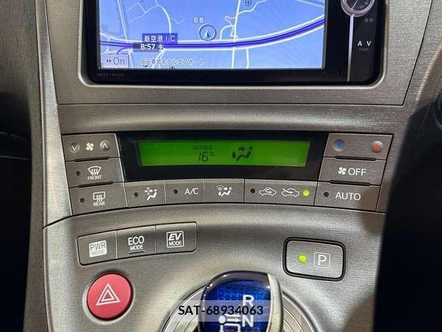 Toyota PRIUS 2012-08 7223653-16